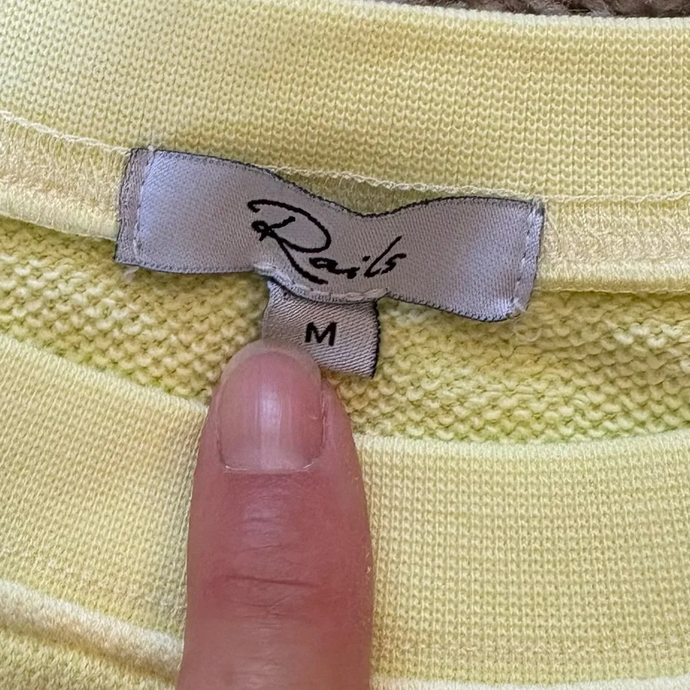 Rails Lia Top Sweatshirt in Limon Size Medium - Picture 4 of 8
